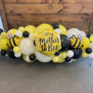 6' Bee-Themed Garland